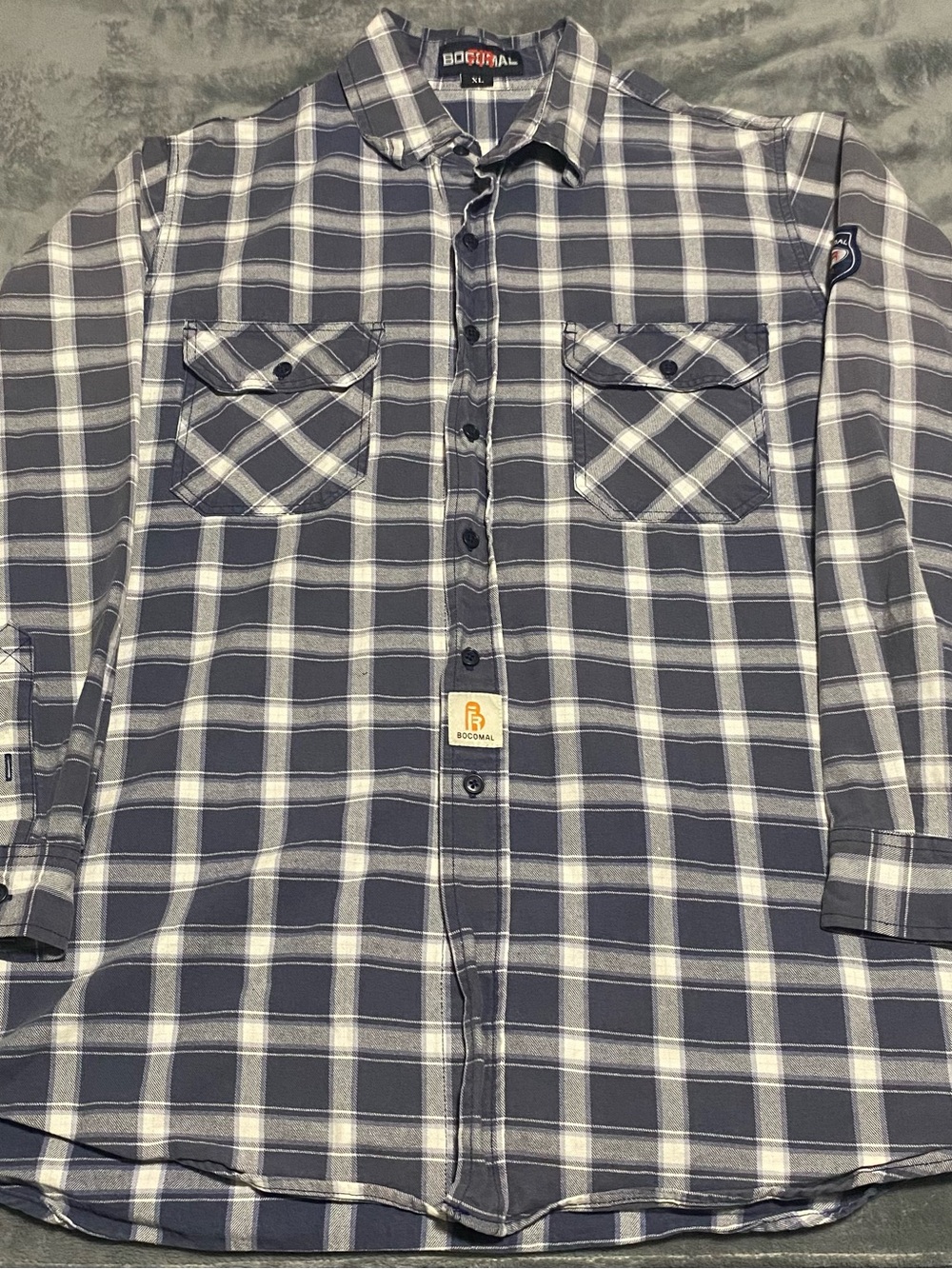 Bocomal Men's Gray Plaid Button-Down Shirt